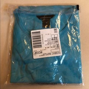 Victoria’s Secret M teal scoop neck tee shirt